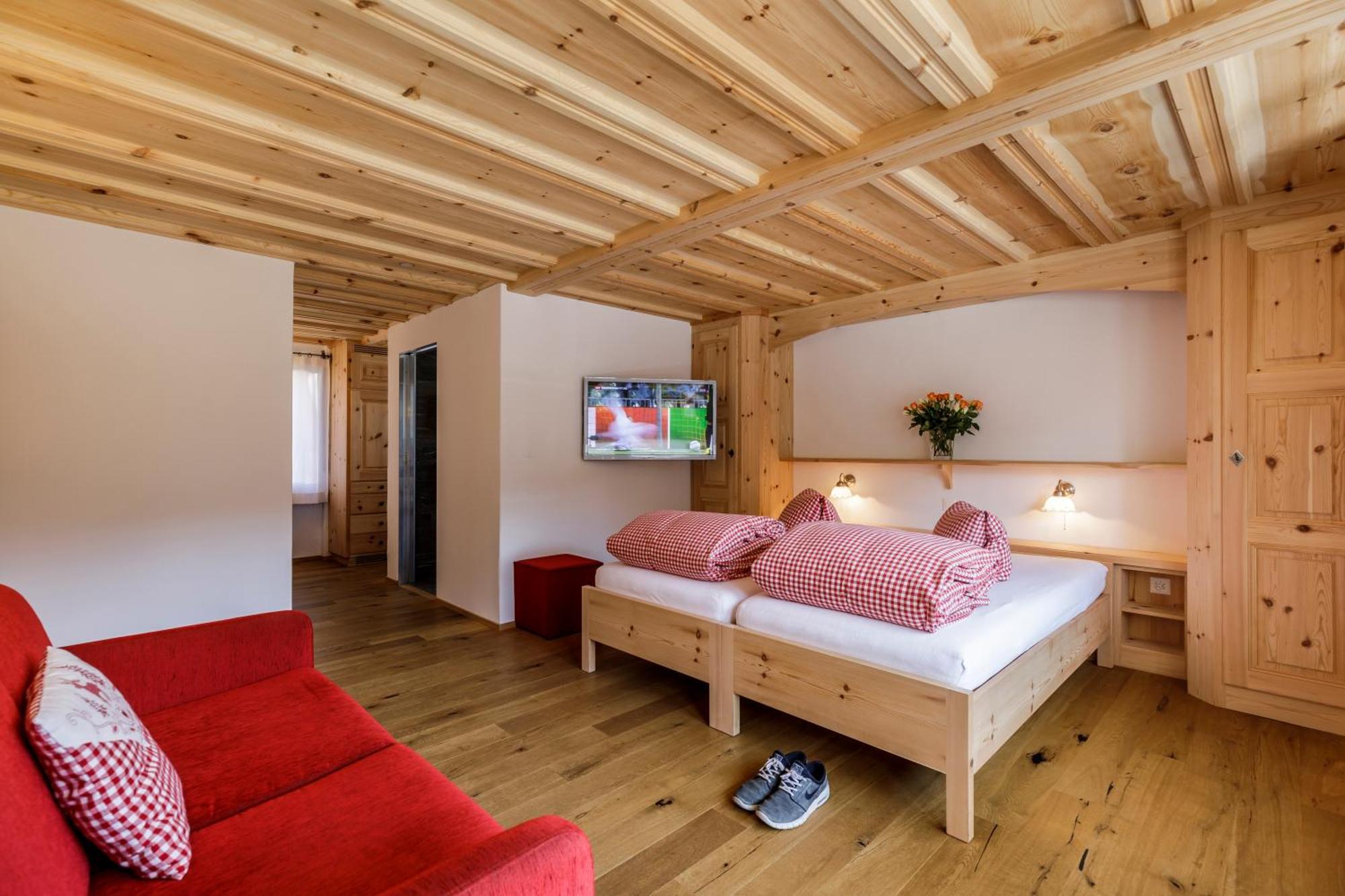 Casa La Roda, Via Da Scola 2 Sedrun Zimmer foto